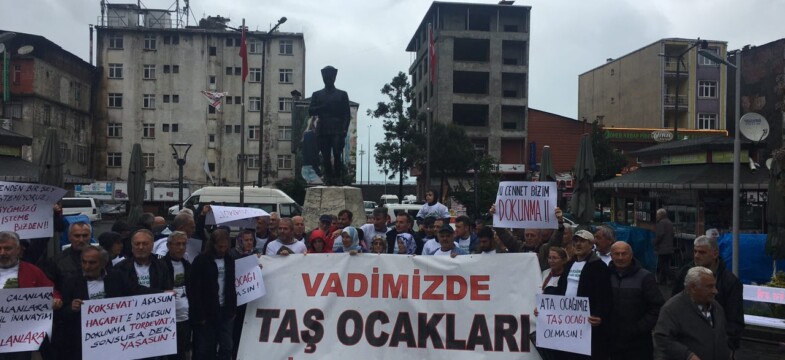 Rizeli Pazar’da Taş Ocağı Protestosu: Ata Ocağımız Taş Ocağı Olmasın