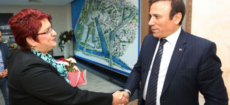 TEMA Samsun Şube Başkanı Orman Katliamına çiçek verdi