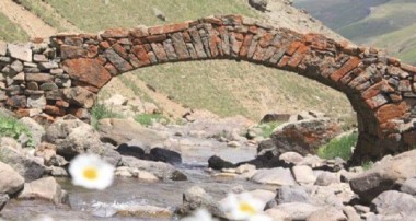 300 yıllık tarihi köprü kayboldu