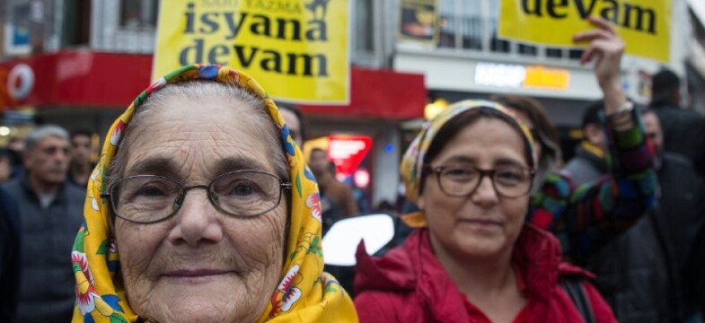Sarı yazmalı direniş