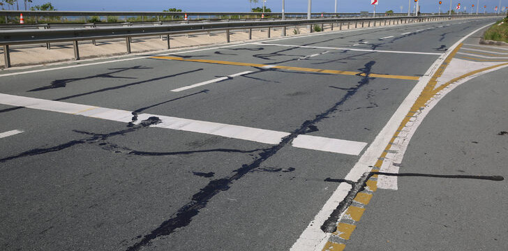 Karadeniz sahil yolu çöküyor