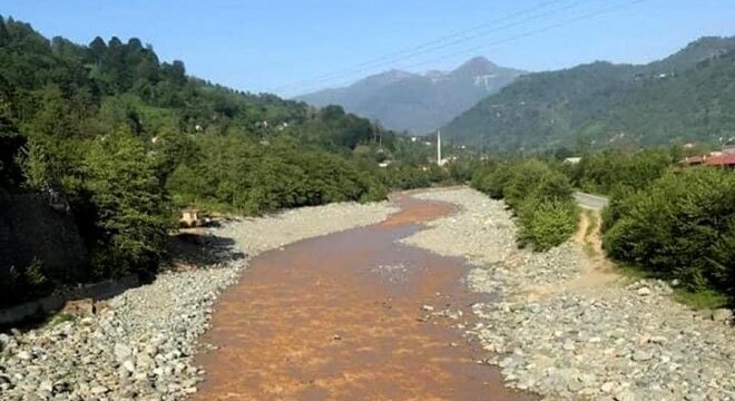 Kamilet Vadisi’nden çamur akıyor
