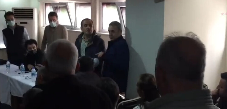 Hopalılar kafes balıkçılığı yapmak isteyen şirketin ÇED toplantısına engel oldu