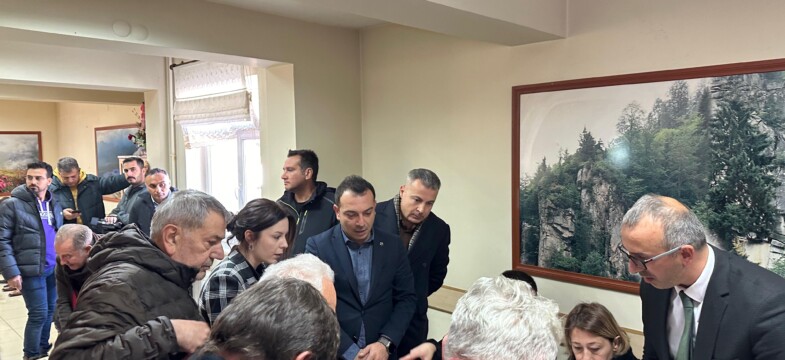 Rize İkizdere Halkı, Hes Projesi İçin Çed Bilgilendirme Toplantısına İzin Vermedi