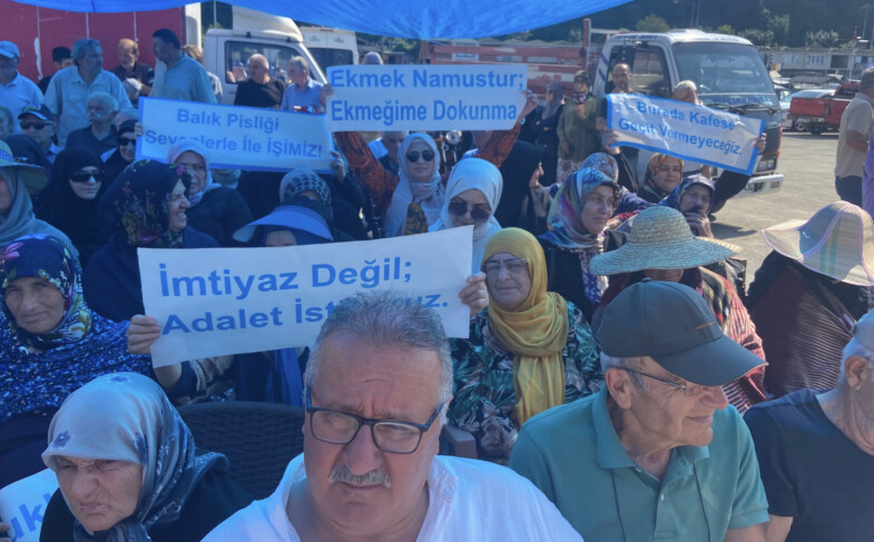 Rize Balıkçılar Köyü halkından kafes tipi balık çiftliklerine tepki