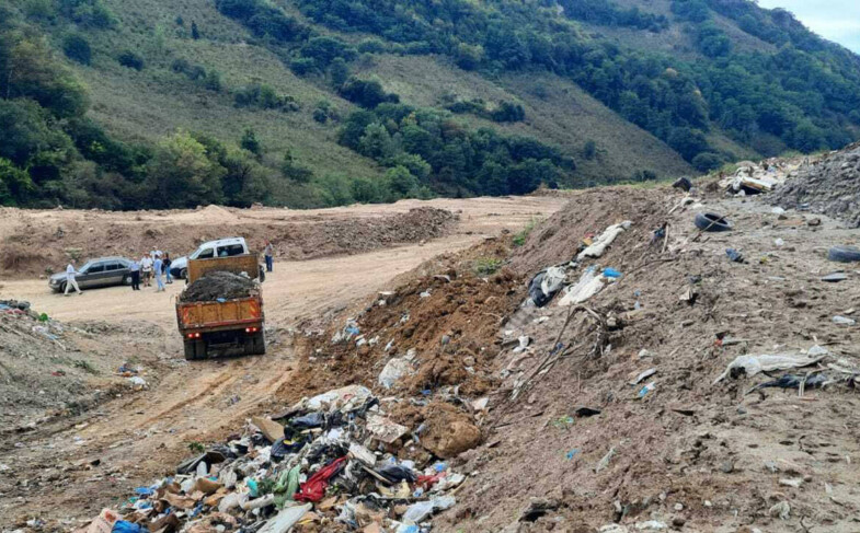 Ordu Gülyalı’da hafriyat alanına çöp ve atık dökülüyor