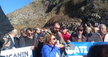 Zonguldak Kozlu’da 30 yılda oluşan çöp dağına karşı eylem