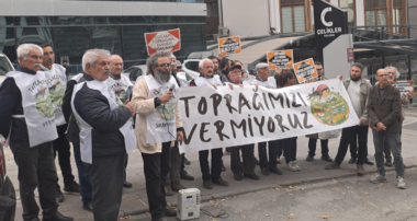 Çorum Sungurlulular taş ocağı projesine karşı şirketin Ankara’daki merkezi önünde: “Topraklarımızı sömürgecilere vermeyeceğiz”