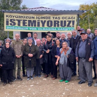 Çorumlulardan taş ocağı projesinin iptali davasına çağrı: “Köyümüzü, toprağımızı vermeyeceğiz”